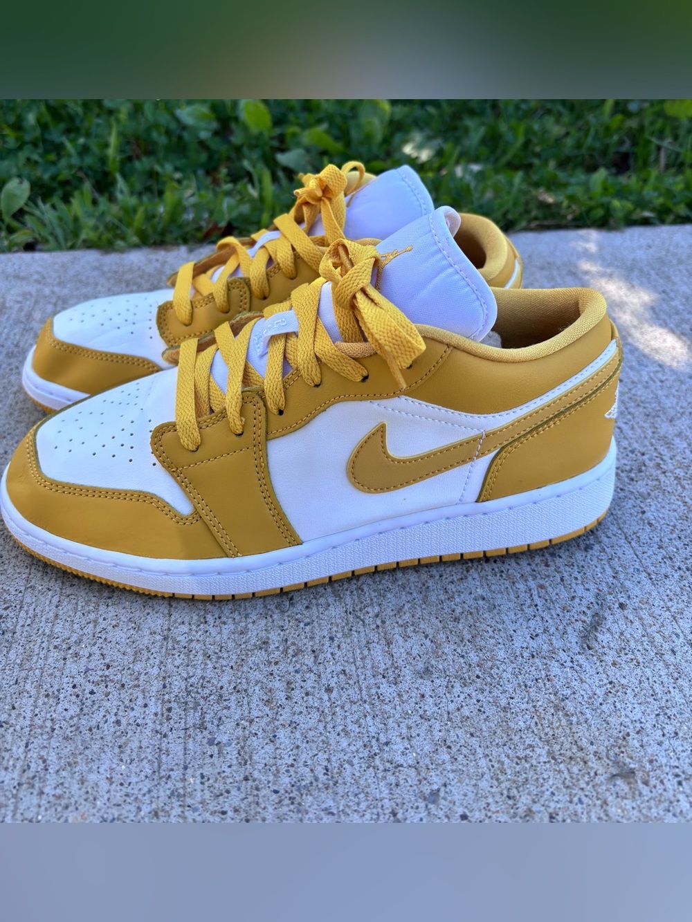 Jordan Air Jordan 1 Low Pollen Yellow & White Boys US 6.5Y